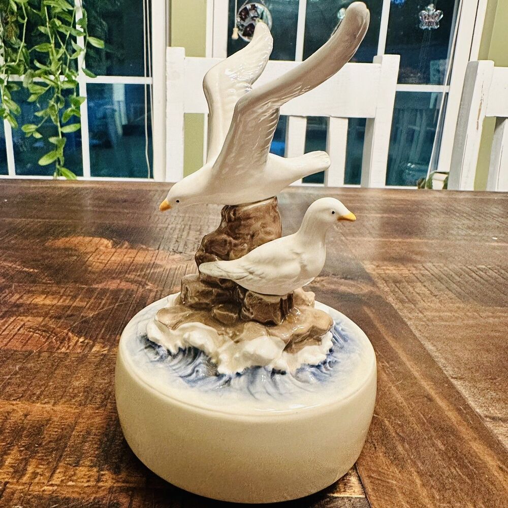 Vtg 1979 Otagiri Japan Porcelain Seagulls Music Box "Misty" Rotating Works